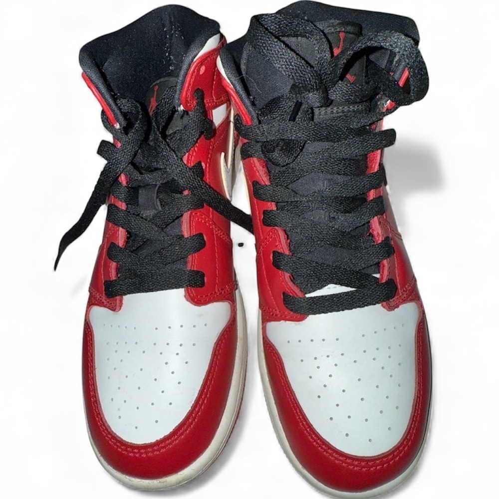 Nike jordan chicago 1 excellent condition kids size 5Y/ women’s 6.5/mens 5